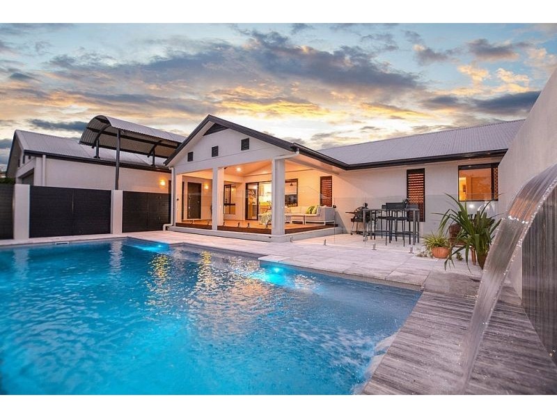 3 Hillock cres, Bushland Beach QLD 4818