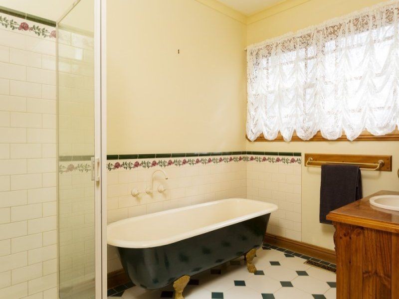 2 Tea-Tree court, Strathdale VIC 3550