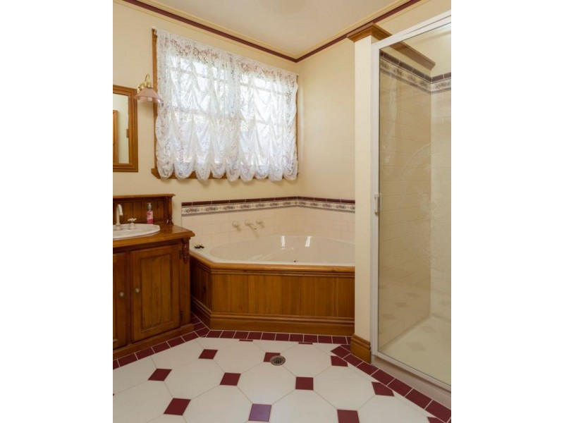 2 Tea-Tree court, Strathdale VIC 3550