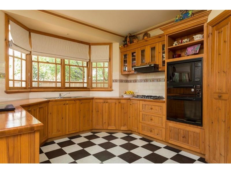 2 Tea-Tree court, Strathdale VIC 3550