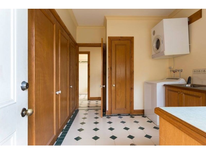 2 Tea-Tree court, Strathdale VIC 3550