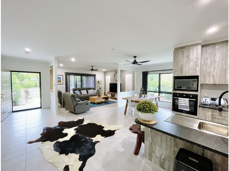 1 Justin Street, Balgal Beach QLD 4816