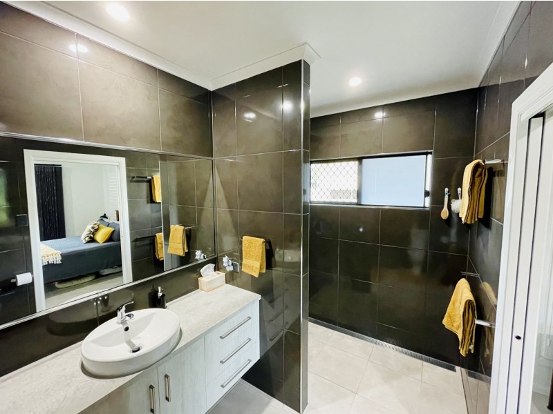 1 Justin Street, Balgal Beach QLD 4816