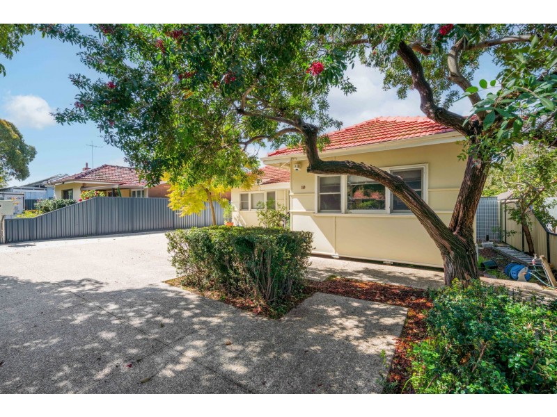 10 Lee Avenue, Hilton WA 6163