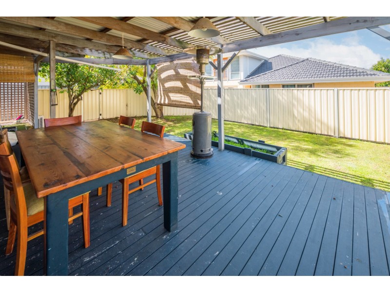 10 Lee Avenue, Hilton WA 6163