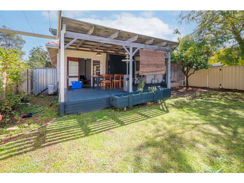 10 Lee Avenue, Hilton WA 6163