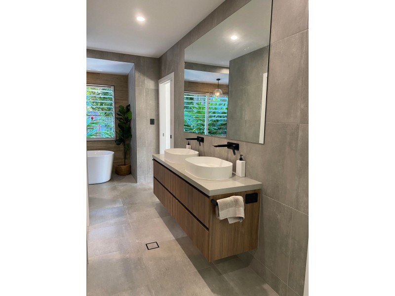 73 Survey Street, Smithfield QLD 4878
