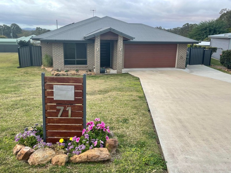 71 Grant Crescent, Wondai QLD 4606