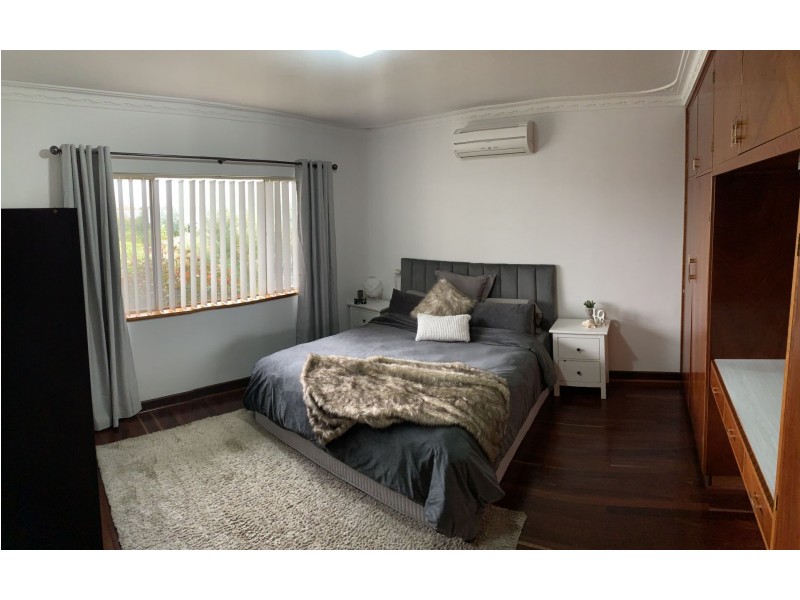 21 Carinya Gardens, Katanning WA 6317