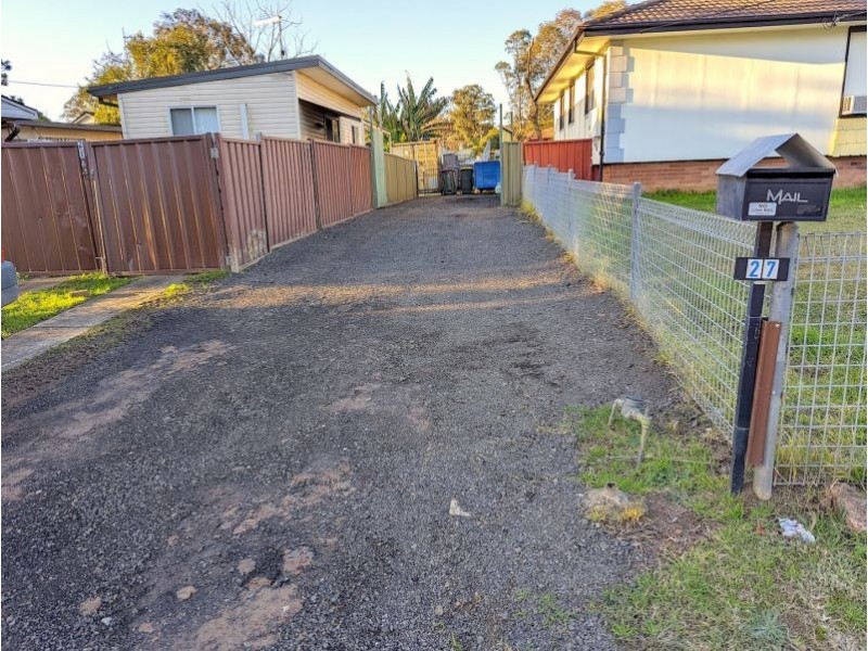 27 Reliance Crescent, Willmot NSW 2770