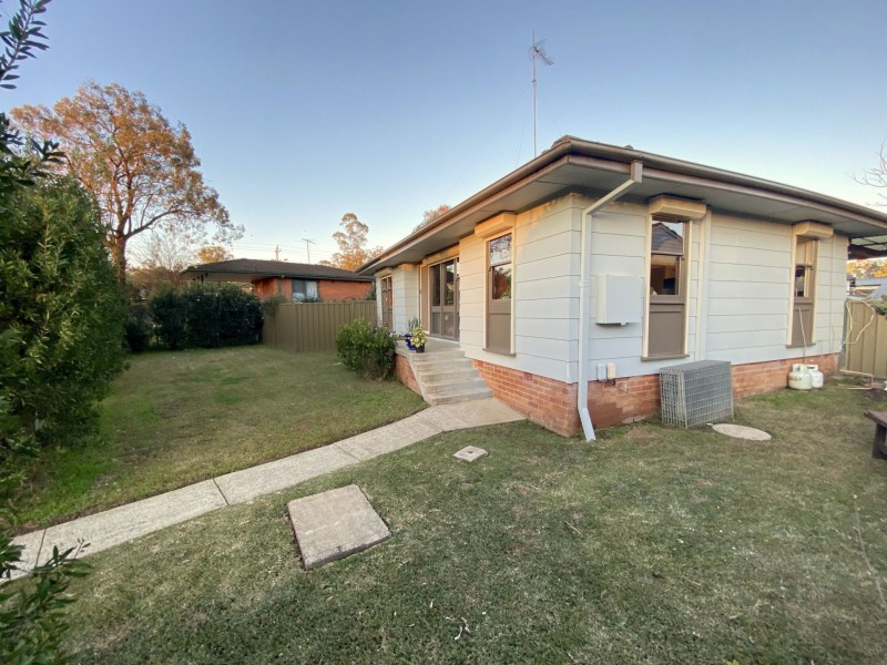 27 Reliance Crescent, Willmot NSW 2770