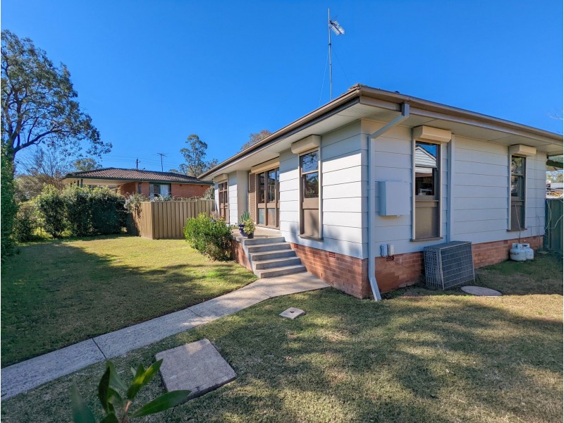 27 Reliance Crescent, Willmot NSW 2770