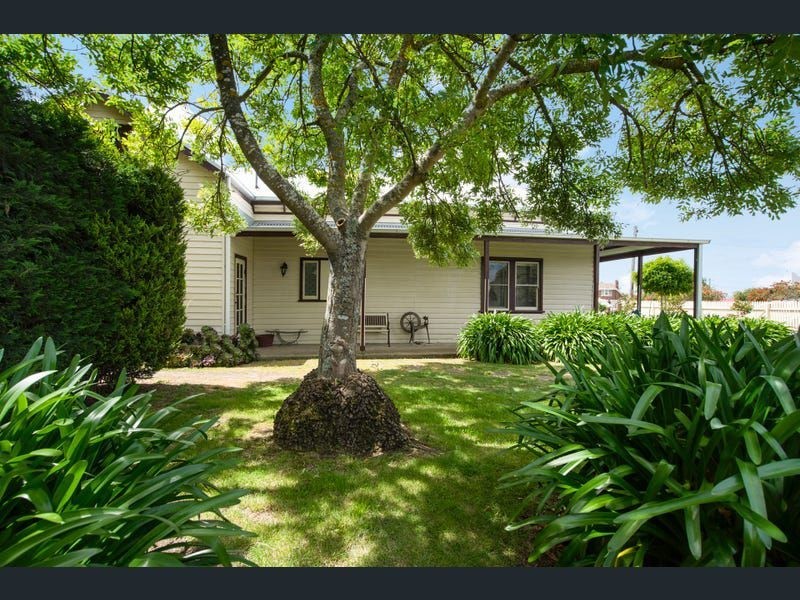 33 Vincent St, Ararat VIC 3377