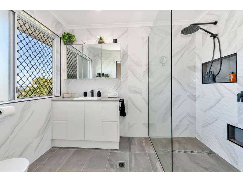 12 Cinnamon Drive, Glenella QLD 4740