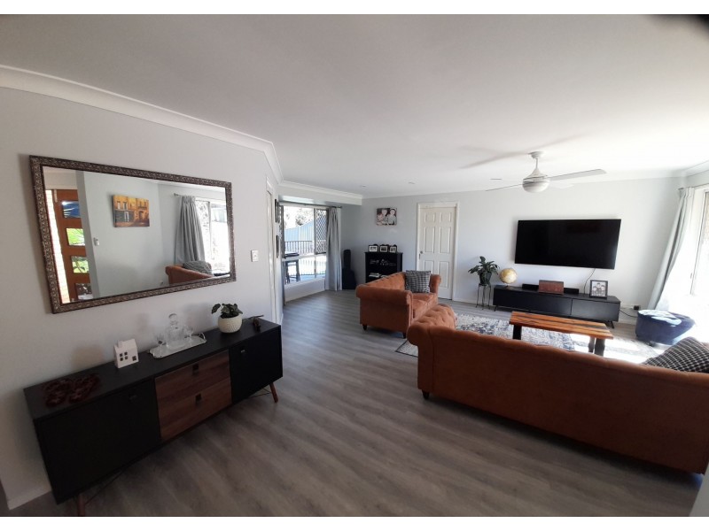 8 Shelly Pl, Upper Coomera QLD 4209