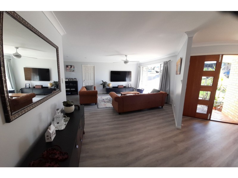 8 Shelly Pl, Upper Coomera QLD 4209