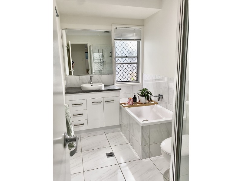 19 Mod Crescent, Beaconsfield QLD 4740