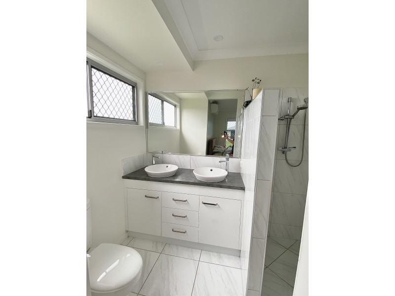 19 Mod Crescent, Beaconsfield QLD 4740