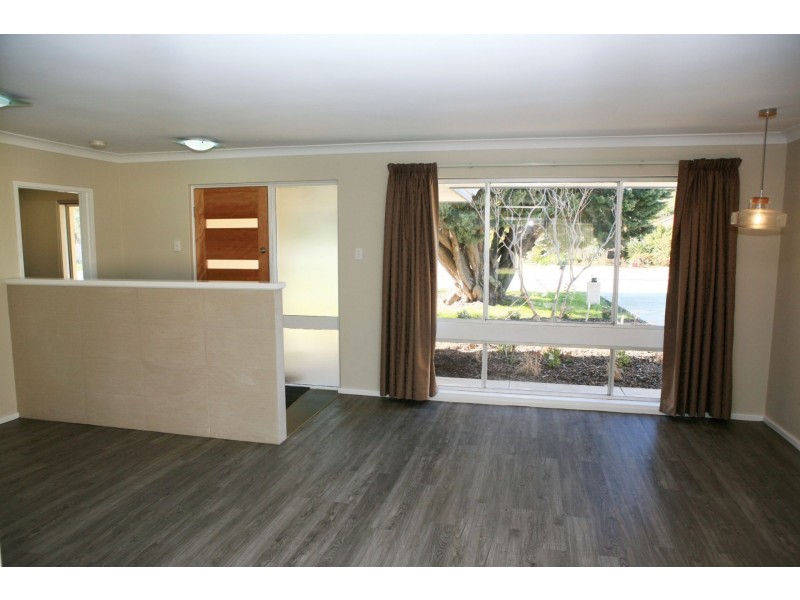 10 Gunnamatta Place, Kelmscott WA 6111