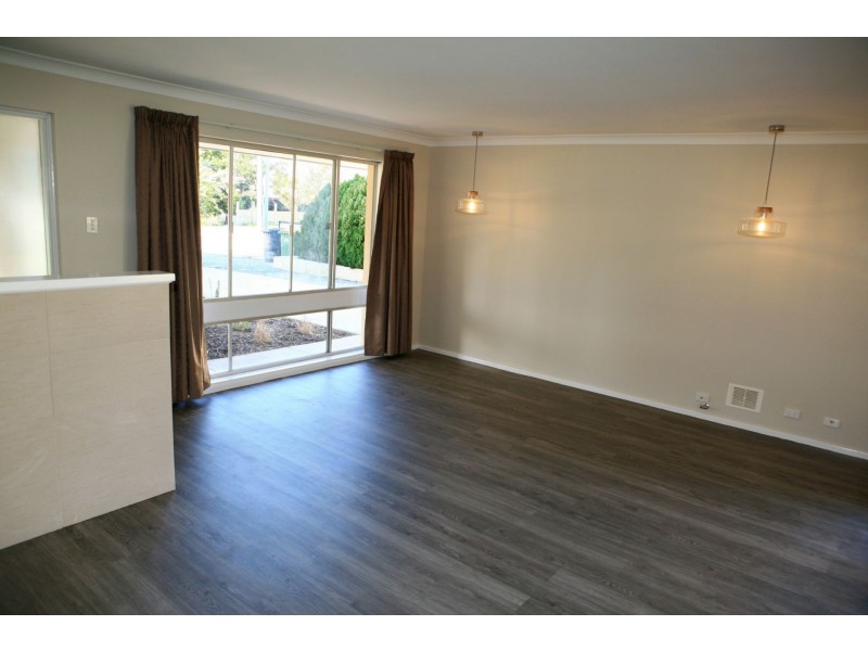 10 Gunnamatta Place, Kelmscott WA 6111