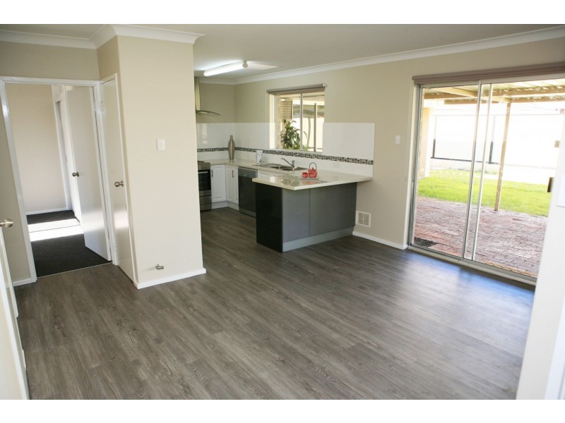 10 Gunnamatta Place, Kelmscott WA 6111