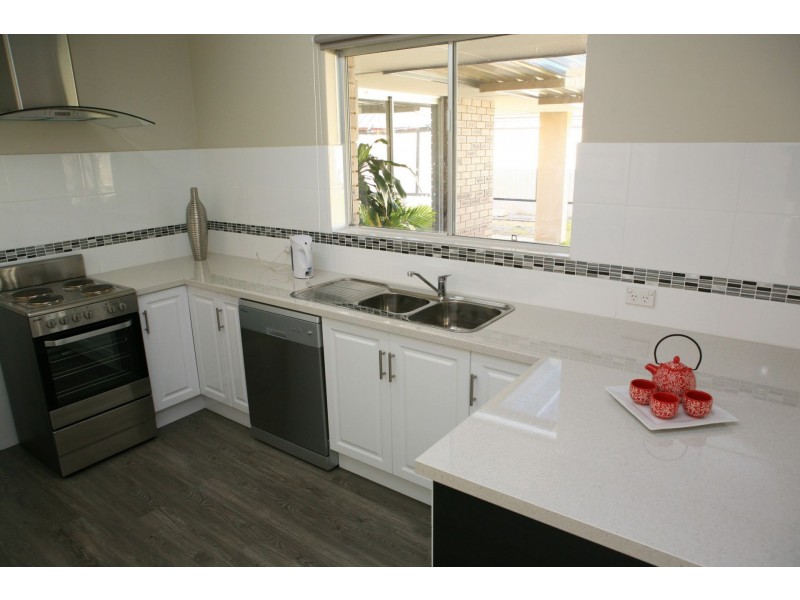 10 Gunnamatta Place, Kelmscott WA 6111