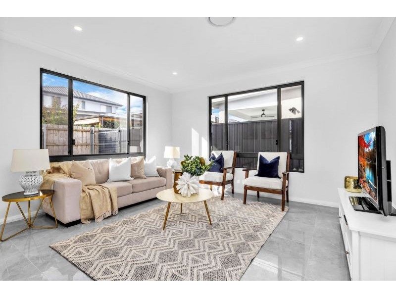 7 Avocet Cct, Marsden Park NSW 2765