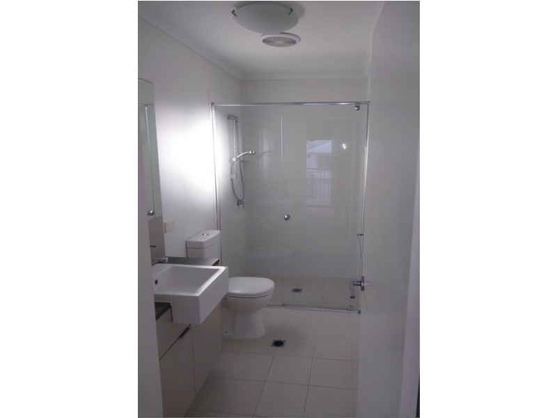 8/1 Ringuet Close, Glen Eden QLD 4680