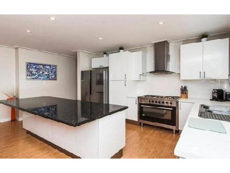 1 Illyarrie ave, Falcon WA 6210