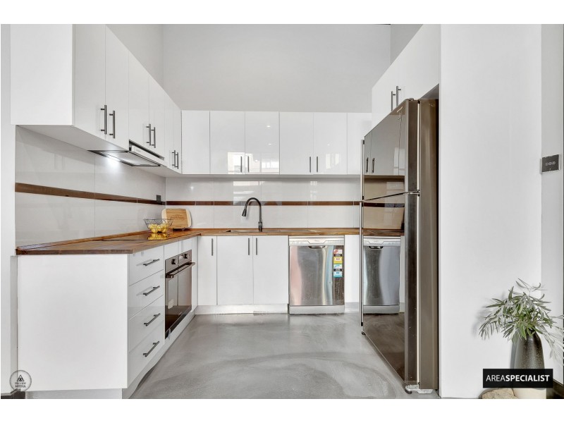 1A/3 Wardens Walk, Coburg VIC 3058