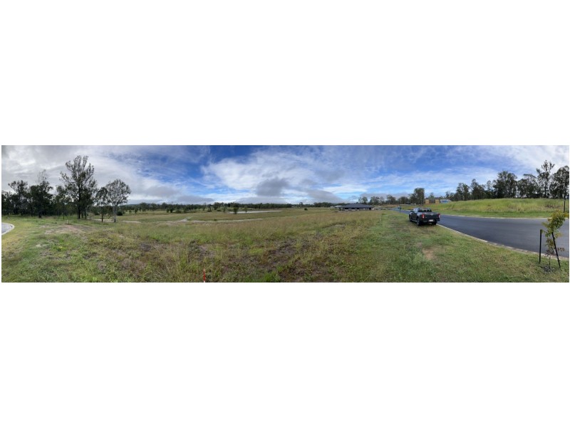 24 Lakesfront Place, Hatton Vale QLD 4341