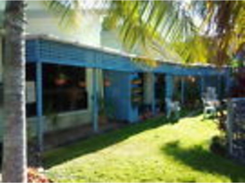 4 Tollington Rd, Bowen QLD 4805