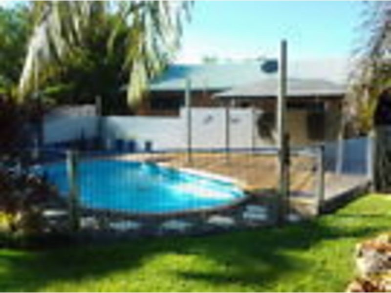 4 Tollington Rd, Bowen QLD 4805