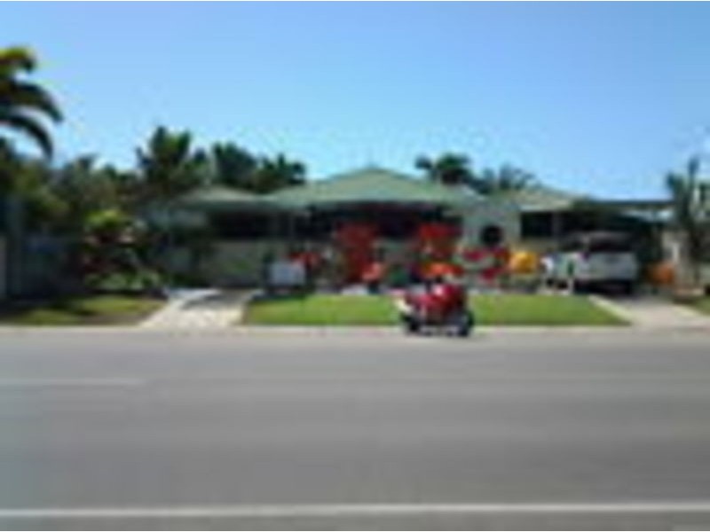 4 Tollington Rd, Bowen QLD 4805
