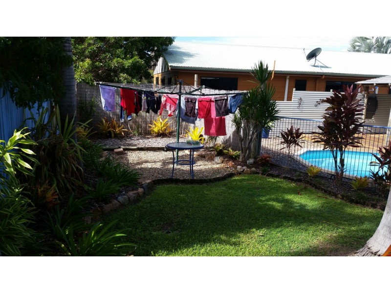 4 Tollington Rd, Bowen QLD 4805