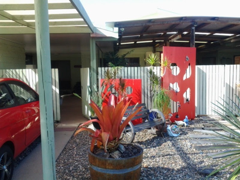 4 Tollington Rd, Bowen QLD 4805