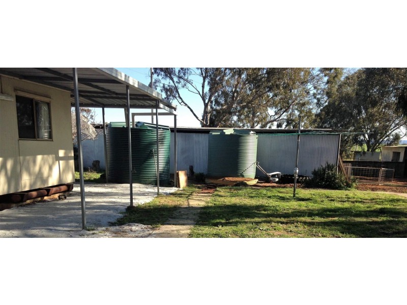 292 Muluckine Rd, Grass Valley WA 6403