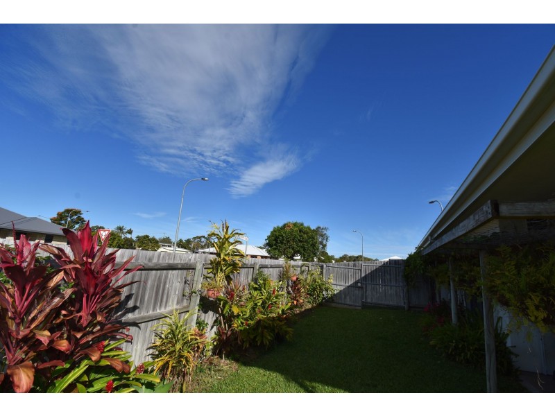6 Somerset Drv, Andergrove QLD 4740