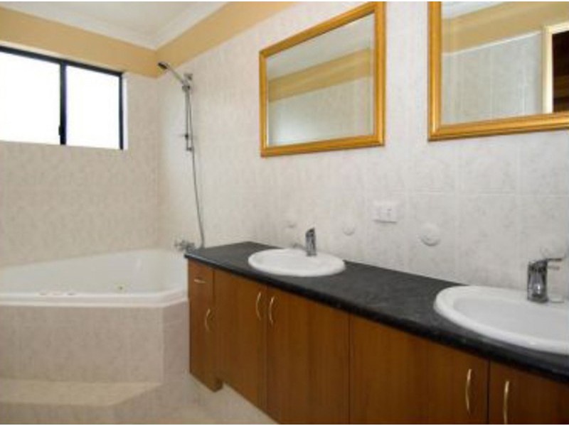 1/76 Proudlove Pde, Albany WA 6330