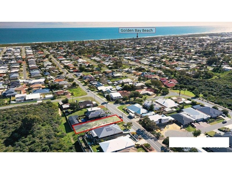 82 Crystaluna Dr, Golden Bay WA 6174