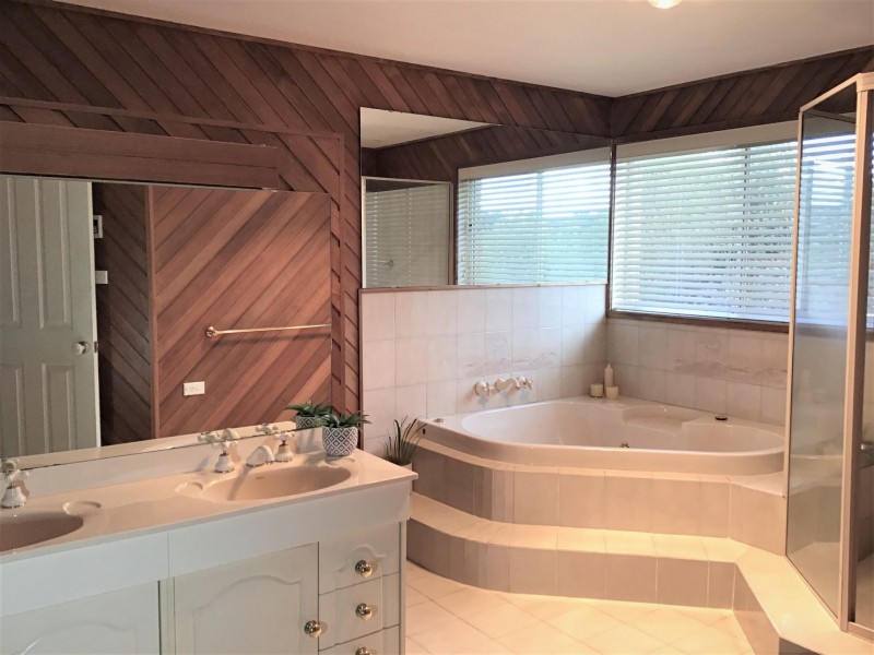 12 William Wilkins Cres, Isaacs ACT 2607