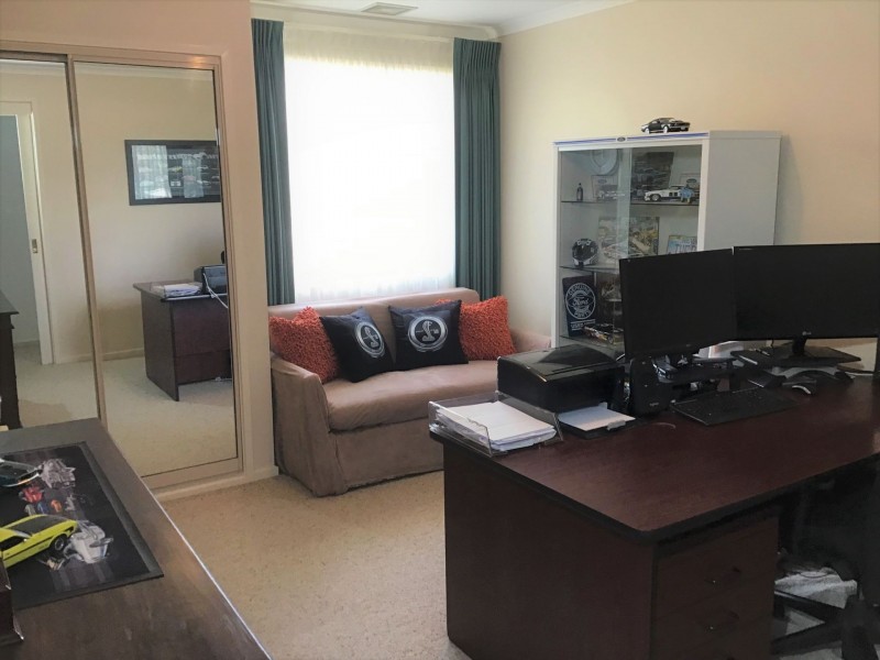 12 William Wilkins Cres, Isaacs ACT 2607