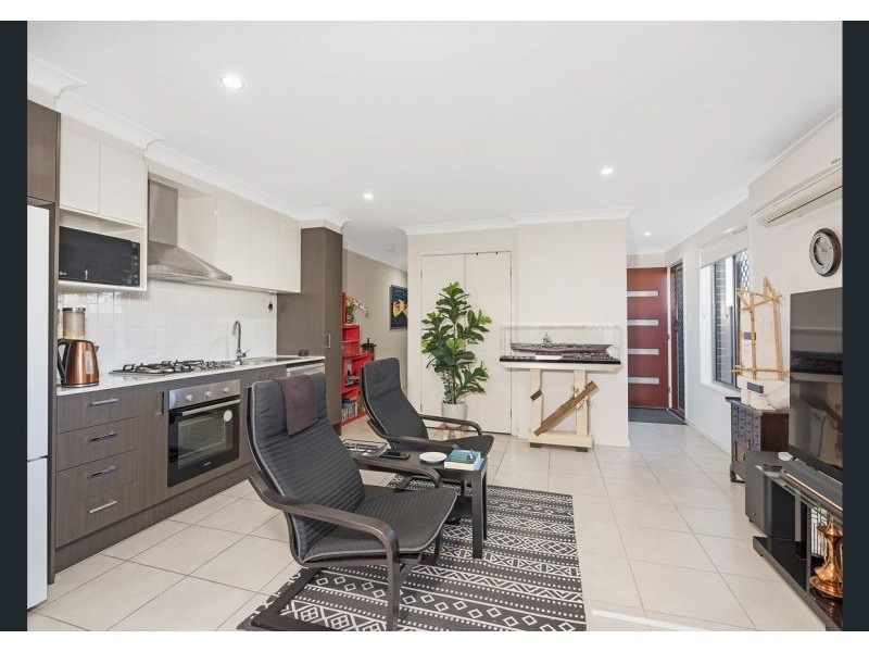 4 Eucalyptus Cres, Ripley QLD 4306