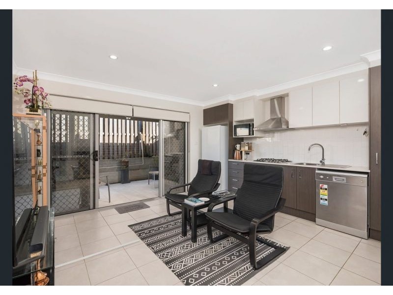 4 Eucalyptus Cres, Ripley QLD 4306