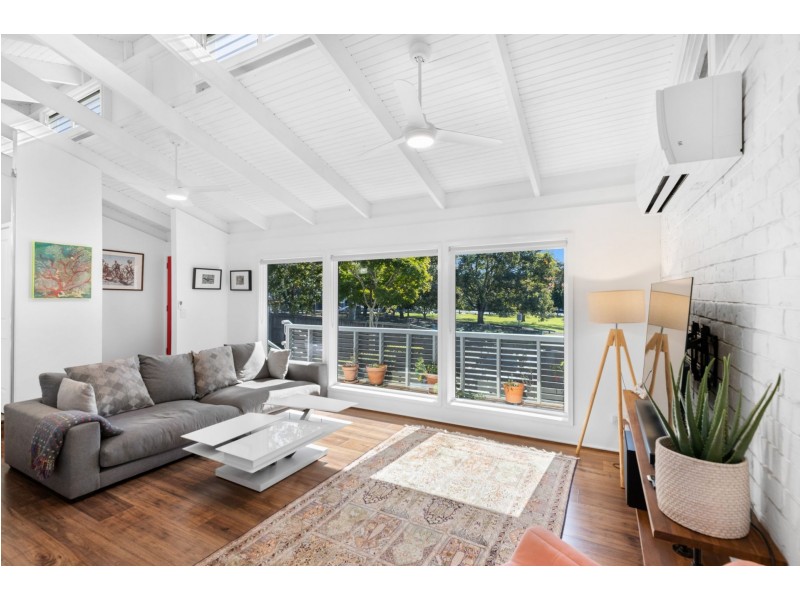 309 Winstanley Street, Carindale QLD 4152