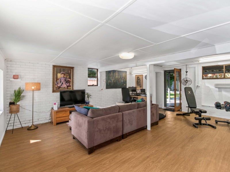 309 Winstanley Street, Carindale QLD 4152