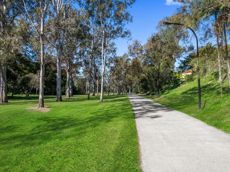 309 Winstanley Street, Carindale QLD 4152