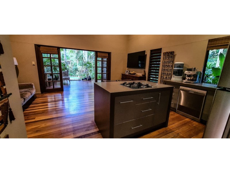 18 Mango Parkway, Nelly Bay QLD 4819