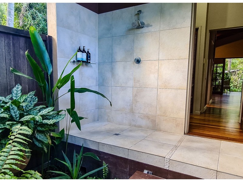 18 Mango Parkway, Nelly Bay QLD 4819