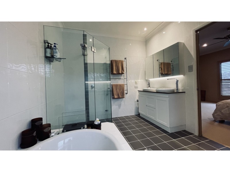 6 Kiewa Close, Wyee Point NSW 2259